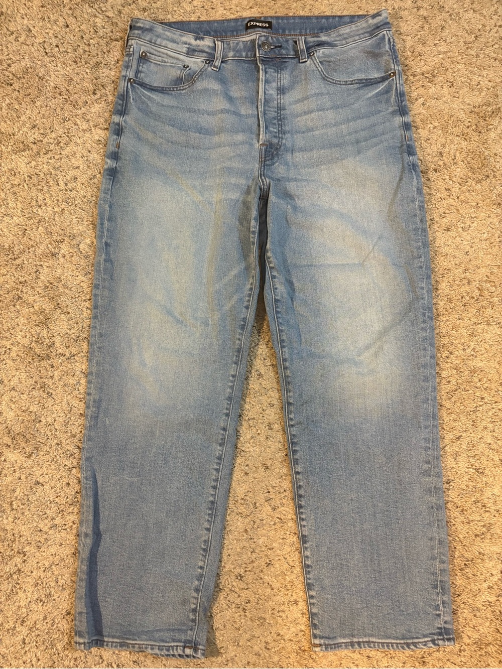Express Men's Relaxed Straight Jeans in Light Blue Wash Waist 34 EUC